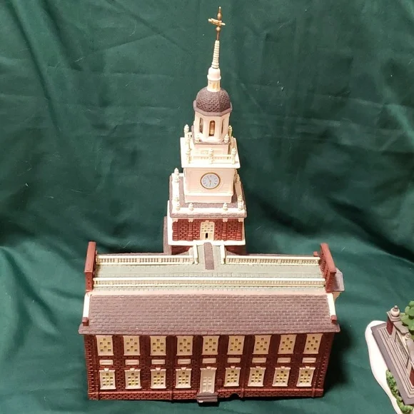Department 56 Independence Hall - Picture 11 of 17